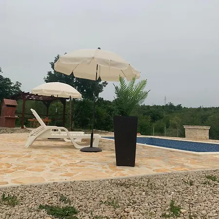 Сasa de vacaciones Julija With Private Pool Bilisane