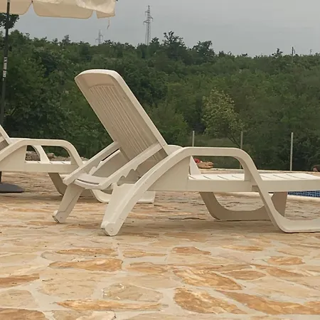 펜션 Julija With Private Pool *