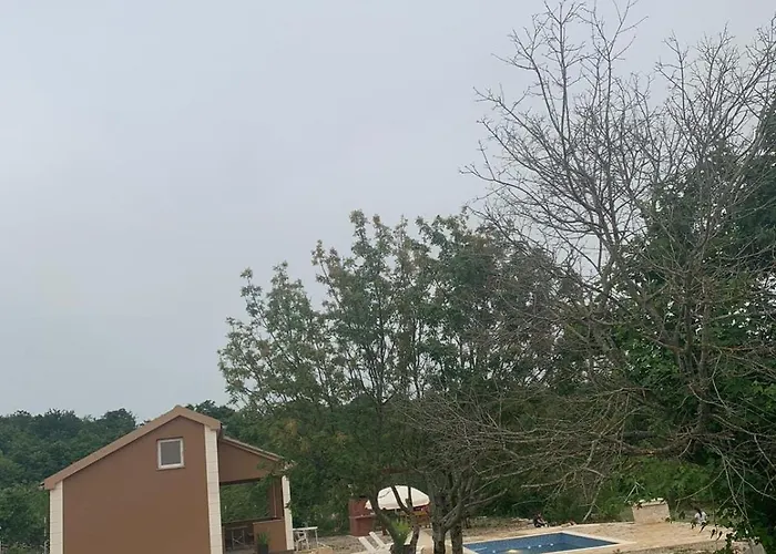 Julija With Private Pool Bilisane