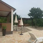Julija With Private Pool Semesterbostad *