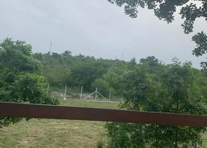 Julija With Private Pool Vikendica *